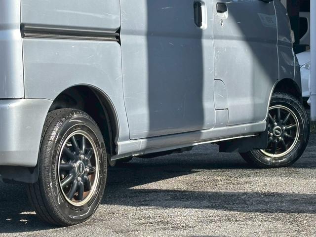 ハイゼットカーゴ クルーズターボ　ユーザー買取車／両側スライド／クラリオン製ナビ／ブルートゥース接続／ＥＴＣ車載器／フルフラット／キーレスエントリー／社外製１２インチＡＷ／レベライザー／ドアバイザー／電動格納ミラー／パワーウィンドウ（19枚目）