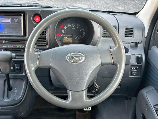 ハイゼットカーゴ クルーズターボ　ユーザー買取車／両側スライド／クラリオン製ナビ／ブルートゥース接続／ＥＴＣ車載器／フルフラット／キーレスエントリー／社外製１２インチＡＷ／レベライザー／ドアバイザー／電動格納ミラー／パワーウィンドウ（49枚目）