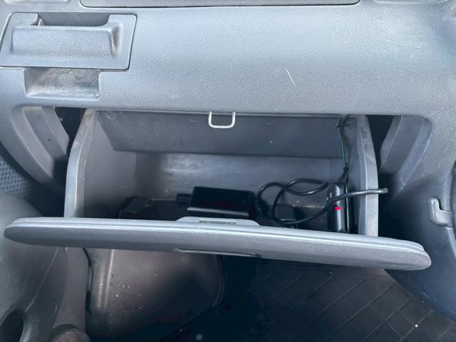 ハイゼットカーゴ クルーズターボ　ユーザー買取車／両側スライド／クラリオン製ナビ／ブルートゥース接続／ＥＴＣ車載器／フルフラット／キーレスエントリー／社外製１２インチＡＷ／レベライザー／ドアバイザー／電動格納ミラー／パワーウィンドウ（65枚目）