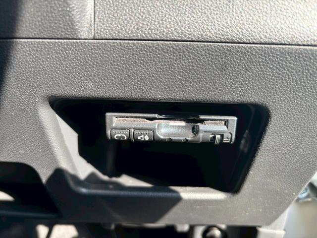 タント カスタムRS トップエディションSAII ユーザー買取車/ターボ/両側電動スライドドア/衝突軽減ブレーキ/カロッツェリア製ナビ/ブルートゥース接続/バックカメラ/LEDヘッドライト/ハーフレザーシート/フルフラット/プッシュスタート/スマキー(13枚目)