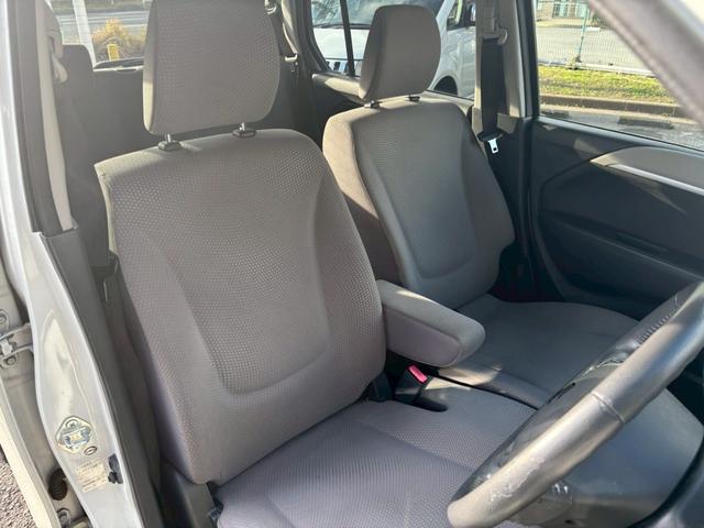 ワゴンＲ ＦＺ　ユーザー買取車／カロッツェリア製後席モニター／ケンウッド製ナビ／衝突軽減ブレーキ／ＥＴＣ車載器／シートヒーター／プッシュスタート／スマートキー／ステアリングリモコン／フルフラット／オートライト（8枚目）