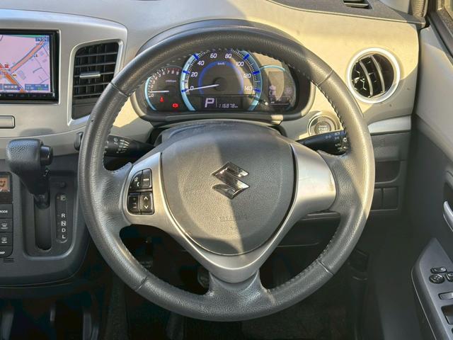 ワゴンＲ ＦＺ　ユーザー買取車／カロッツェリア製後席モニター／ケンウッド製ナビ／衝突軽減ブレーキ／ＥＴＣ車載器／シートヒーター／プッシュスタート／スマートキー／ステアリングリモコン／フルフラット／オートライト（48枚目）