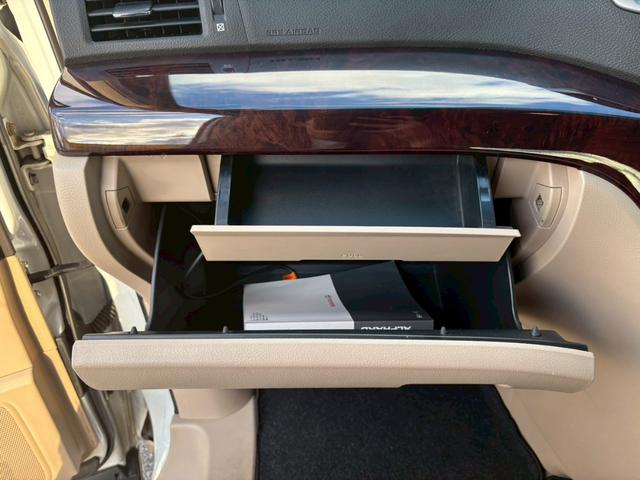 アルファード 240X ユーザー買取車/両側電動スライドドア/障害物センサー/カロッツェリア製ナビ/ブルートゥース接続/バックカメラ/プッシュスタート/スマートキー/HIDヘッドライト/ETC車載器/3列目シート/スペアキー(70枚目)