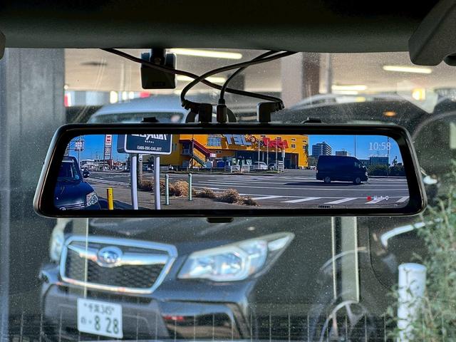 ジープ・ラングラーアンリミテッド サハラ ユーザー買取車/ルーフラック/デジタルインナーミラー型ドライブレコーダー/オートクルーズコントロール/ケンウッド製ナビ/ブルートゥース接続/バックカメラ/サイドカメラ/キーレスエントリー/ETC車載器(12枚目)