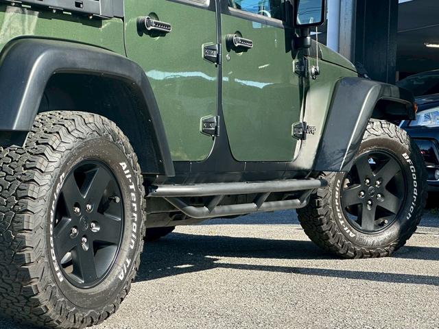 ジープ・ラングラーアンリミテッド サハラ ユーザー買取車/ルーフラック/デジタルインナーミラー型ドライブレコーダー/オートクルーズコントロール/ケンウッド製ナビ/ブルートゥース接続/バックカメラ/サイドカメラ/キーレスエントリー/ETC車載器(18枚目)