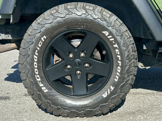 ジープ・ラングラーアンリミテッド サハラ ユーザー買取車/ルーフラック/デジタルインナーミラー型ドライブレコーダー/オートクルーズコントロール/ケンウッド製ナビ/ブルートゥース接続/バックカメラ/サイドカメラ/キーレスエントリー/ETC車載器(36枚目)