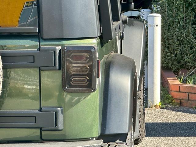 ジープ・ラングラーアンリミテッド サハラ ユーザー買取車/ルーフラック/デジタルインナーミラー型ドライブレコーダー/オートクルーズコントロール/ケンウッド製ナビ/ブルートゥース接続/バックカメラ/サイドカメラ/キーレスエントリー/ETC車載器(46枚目)