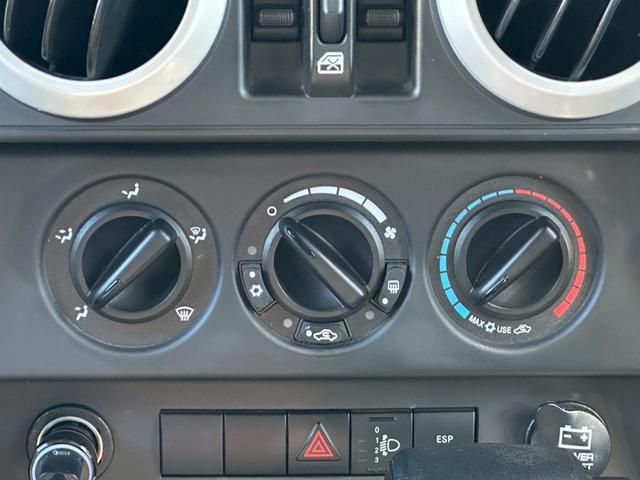 ジープ・ラングラーアンリミテッド サハラ ユーザー買取車/ルーフラック/デジタルインナーミラー型ドライブレコーダー/オートクルーズコントロール/ケンウッド製ナビ/ブルートゥース接続/バックカメラ/サイドカメラ/キーレスエントリー/ETC車載器(65枚目)