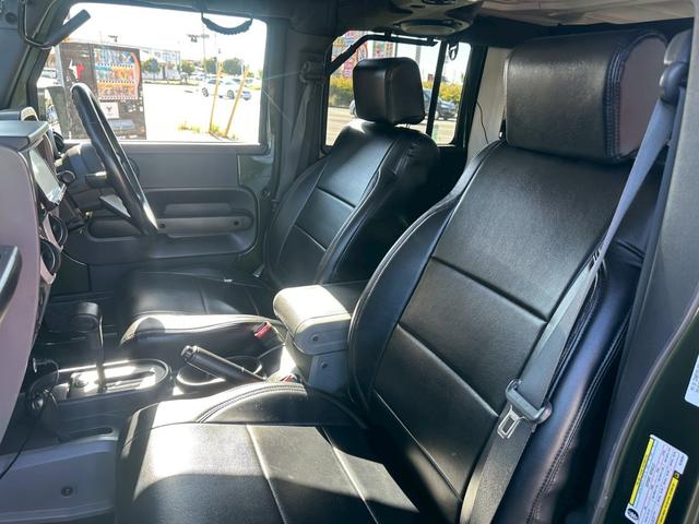 ジープ・ラングラーアンリミテッド サハラ ユーザー買取車/ルーフラック/デジタルインナーミラー型ドライブレコーダー/オートクルーズコントロール/ケンウッド製ナビ/ブルートゥース接続/バックカメラ/サイドカメラ/キーレスエントリー/ETC車載器(75枚目)