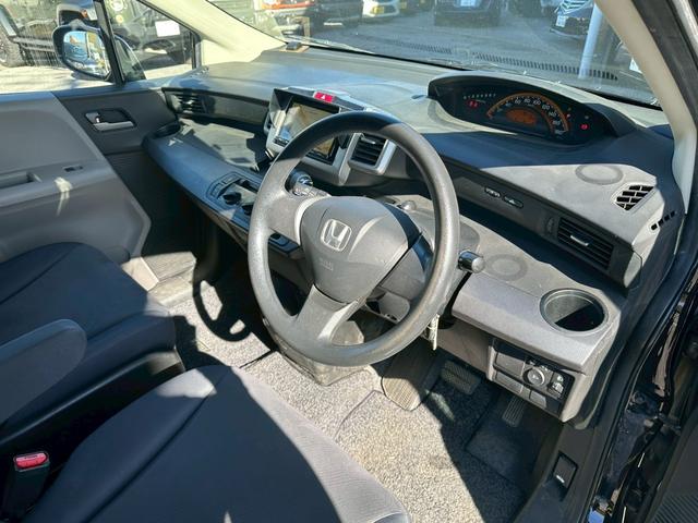 フリード Ｇ　ユーザー買取車／ケンウッド製ドライブレコーダー／両側スライドドア／メモリーナビ／ブルートゥース接続／ＥＴＣ車載器／３列目シート／レベライザー／電動格納ミラー／ドアバイザー／パワーウィンドウ（46枚目）