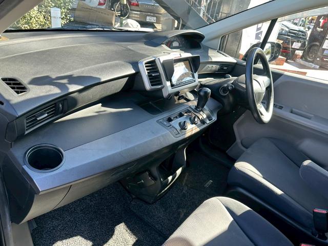 フリード Ｇ　ユーザー買取車／ケンウッド製ドライブレコーダー／両側スライドドア／メモリーナビ／ブルートゥース接続／ＥＴＣ車載器／３列目シート／レベライザー／電動格納ミラー／ドアバイザー／パワーウィンドウ（63枚目）