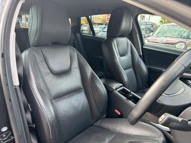 Ｖ６０ Ｔ４　ユーザー買取車／革シート／衝突軽減ブレーキ／障害物センサー／オートクルーズコントロール／シートヒーター／パワーシート／純正ナビ／ブルートゥース接続／ＨＩＤヘッドライト／プッシュスタート／ＥＴＣ車載器（8枚目）