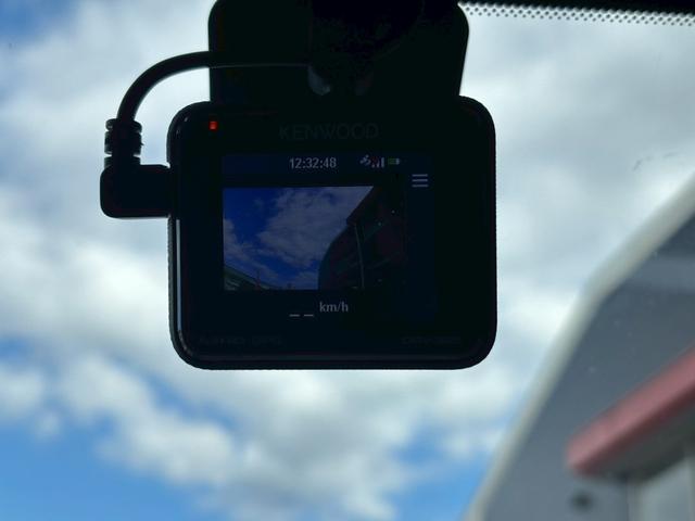 Ｖ６０ Ｔ４　ユーザー買取車／革シート／衝突軽減ブレーキ／障害物センサー／オートクルーズコントロール／シートヒーター／パワーシート／純正ナビ／ブルートゥース接続／ＨＩＤヘッドライト／プッシュスタート／ＥＴＣ車載器（13枚目）