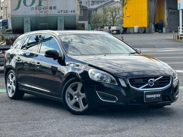 Ｖ６０ Ｔ４　ユーザー買取車／革シート／衝突軽減ブレーキ／障害物センサー／オートクルーズコントロール／シートヒーター／パワーシート／純正ナビ／ブルートゥース接続／ＨＩＤヘッドライト／プッシュスタート／ＥＴＣ車載器（16枚目）