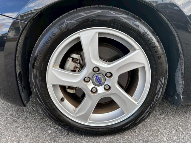 Ｖ６０ Ｔ４　ユーザー買取車／革シート／衝突軽減ブレーキ／障害物センサー／オートクルーズコントロール／シートヒーター／パワーシート／純正ナビ／ブルートゥース接続／ＨＩＤヘッドライト／プッシュスタート／ＥＴＣ車載器（30枚目）