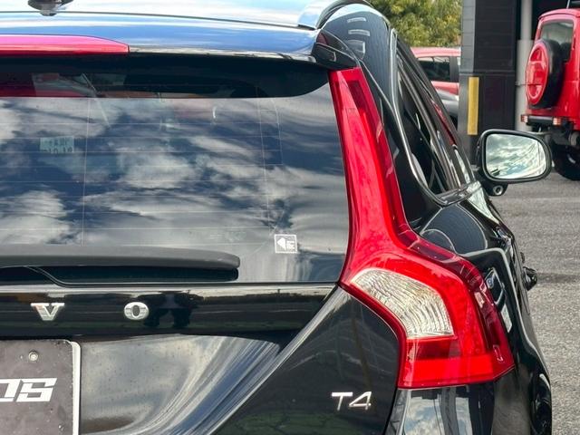 Ｖ６０ Ｔ４　ユーザー買取車／革シート／衝突軽減ブレーキ／障害物センサー／オートクルーズコントロール／シートヒーター／パワーシート／純正ナビ／ブルートゥース接続／ＨＩＤヘッドライト／プッシュスタート／ＥＴＣ車載器（40枚目）