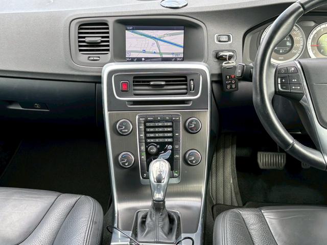 Ｖ６０ Ｔ４　ユーザー買取車／革シート／衝突軽減ブレーキ／障害物センサー／オートクルーズコントロール／シートヒーター／パワーシート／純正ナビ／ブルートゥース接続／ＨＩＤヘッドライト／プッシュスタート／ＥＴＣ車載器（47枚目）