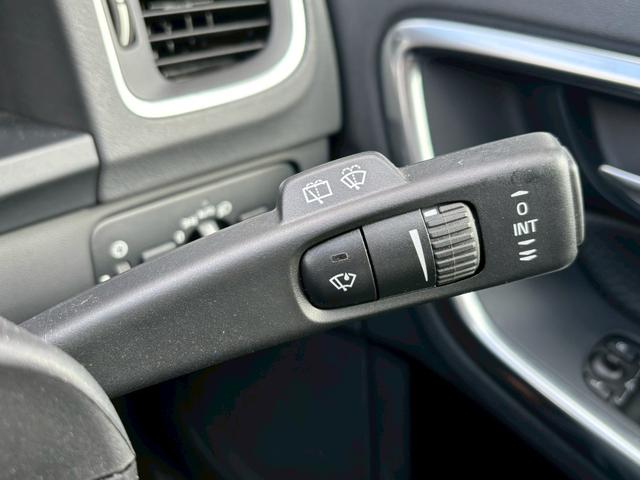 Ｖ６０ Ｔ４　ユーザー買取車／革シート／衝突軽減ブレーキ／障害物センサー／オートクルーズコントロール／シートヒーター／パワーシート／純正ナビ／ブルートゥース接続／ＨＩＤヘッドライト／プッシュスタート／ＥＴＣ車載器（52枚目）