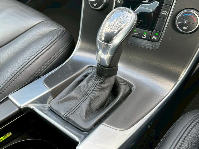 Ｖ６０ Ｔ４　ユーザー買取車／革シート／衝突軽減ブレーキ／障害物センサー／オートクルーズコントロール／シートヒーター／パワーシート／純正ナビ／ブルートゥース接続／ＨＩＤヘッドライト／プッシュスタート／ＥＴＣ車載器（58枚目）