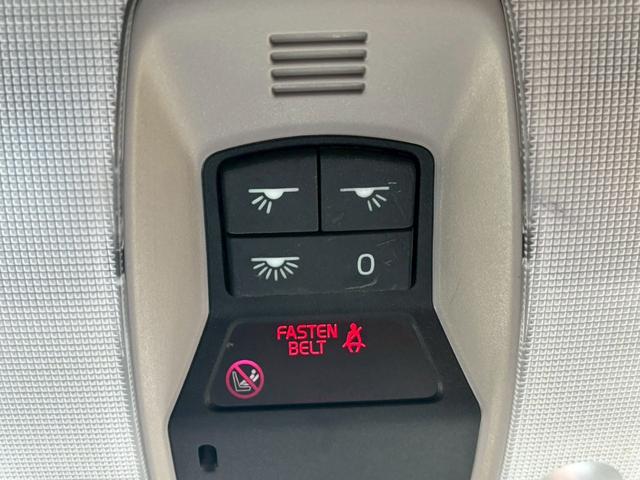 Ｖ６０ Ｔ４　ユーザー買取車／革シート／衝突軽減ブレーキ／障害物センサー／オートクルーズコントロール／シートヒーター／パワーシート／純正ナビ／ブルートゥース接続／ＨＩＤヘッドライト／プッシュスタート／ＥＴＣ車載器（61枚目）