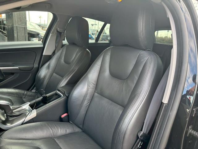 Ｖ６０ Ｔ４　ユーザー買取車／革シート／衝突軽減ブレーキ／障害物センサー／オートクルーズコントロール／シートヒーター／パワーシート／純正ナビ／ブルートゥース接続／ＨＩＤヘッドライト／プッシュスタート／ＥＴＣ車載器（69枚目）