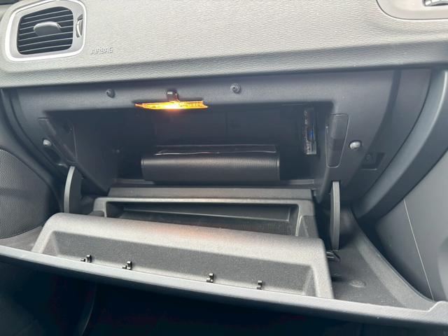 Ｖ６０ Ｔ４　ユーザー買取車／革シート／衝突軽減ブレーキ／障害物センサー／オートクルーズコントロール／シートヒーター／パワーシート／純正ナビ／ブルートゥース接続／ＨＩＤヘッドライト／プッシュスタート／ＥＴＣ車載器（71枚目）