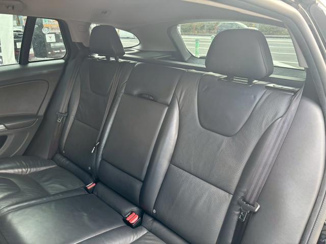 Ｖ６０ Ｔ４　ユーザー買取車／革シート／衝突軽減ブレーキ／障害物センサー／オートクルーズコントロール／シートヒーター／パワーシート／純正ナビ／ブルートゥース接続／ＨＩＤヘッドライト／プッシュスタート／ＥＴＣ車載器（74枚目）