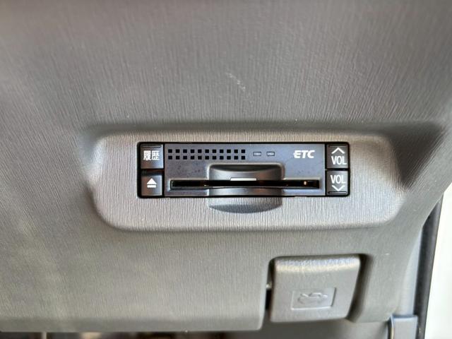 プリウス S ユーザー買取車/デジタルインナー型ドライブレコーダー/ETC車載器/フルフラット/プッシュスタート/スマートキー/フロントフォグランプ/レベライザー/ドアバイザー/キーレスエントリー(12枚目)