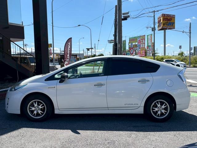 プリウス S ユーザー買取車/デジタルインナー型ドライブレコーダー/ETC車載器/フルフラット/プッシュスタート/スマートキー/フロントフォグランプ/レベライザー/ドアバイザー/キーレスエントリー(31枚目)
