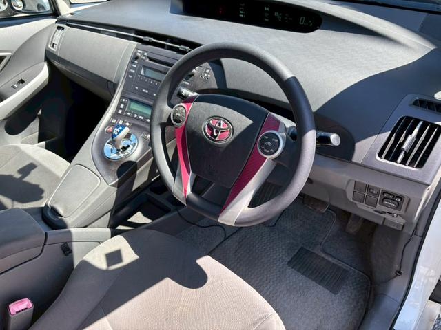 プリウス S ユーザー買取車/デジタルインナー型ドライブレコーダー/ETC車載器/フルフラット/プッシュスタート/スマートキー/フロントフォグランプ/レベライザー/ドアバイザー/キーレスエントリー(44枚目)