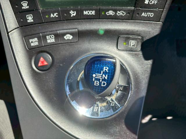 プリウス S ユーザー買取車/デジタルインナー型ドライブレコーダー/ETC車載器/フルフラット/プッシュスタート/スマートキー/フロントフォグランプ/レベライザー/ドアバイザー/キーレスエントリー(56枚目)