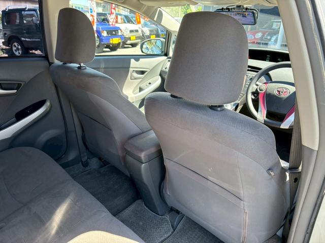 プリウス S ユーザー買取車/デジタルインナー型ドライブレコーダー/ETC車載器/フルフラット/プッシュスタート/スマートキー/フロントフォグランプ/レベライザー/ドアバイザー/キーレスエントリー(63枚目)