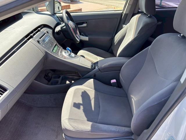 プリウス S ユーザー買取車/デジタルインナー型ドライブレコーダー/ETC車載器/フルフラット/プッシュスタート/スマートキー/フロントフォグランプ/レベライザー/ドアバイザー/キーレスエントリー(66枚目)