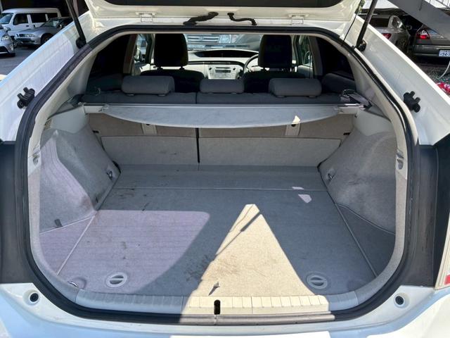 プリウス S ユーザー買取車/デジタルインナー型ドライブレコーダー/ETC車載器/フルフラット/プッシュスタート/スマートキー/フロントフォグランプ/レベライザー/ドアバイザー/キーレスエントリー(72枚目)