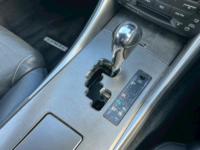 IS IS350 バージョンS ユーザー買取車/サンルーフ/革シート/オートクルーズコントロール/パワーシート/3パターンシートメモリー/純正HDDナビ/バックカメラ/障害物センサー/ETC車載器/ドライブレコーダ/プッシュスタート(64枚目)