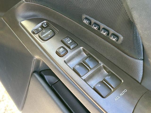 IS IS350 バージョンS ユーザー買取車/サンルーフ/革シート/オートクルーズコントロール/パワーシート/3パターンシートメモリー/純正HDDナビ/バックカメラ/障害物センサー/ETC車載器/ドライブレコーダ/プッシュスタート(71枚目)