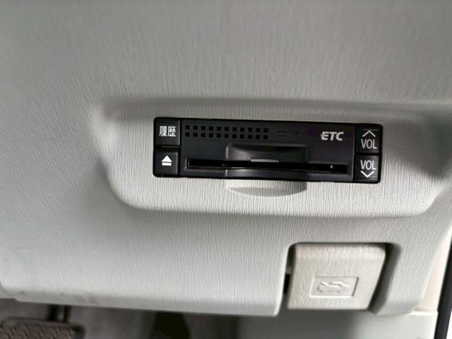 プリウス S LEDエディション ユーザー買取車/LEDヘッドライト/純正HDDナビ/バックカメラ/ETC車載器/ヘッドライトウォッシャー/プッシュスタート/スマートキー/オートライト/フルフラット/キーレスエントリー/フロントフォグ(14枚目)