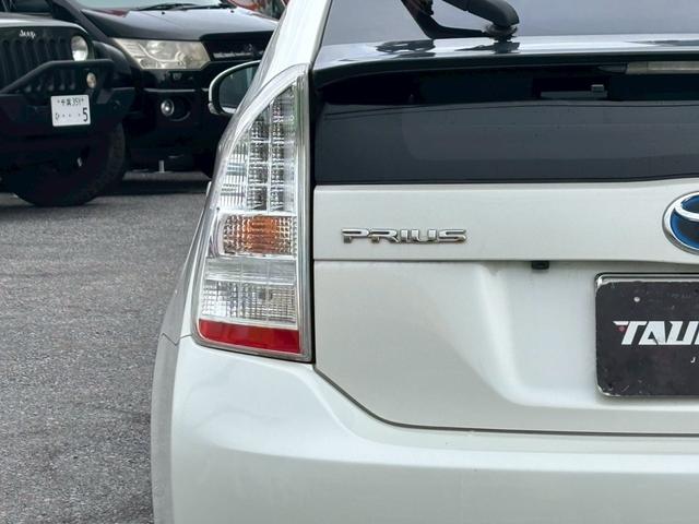 プリウス S LEDエディション ユーザー買取車/LEDヘッドライト/純正HDDナビ/バックカメラ/ETC車載器/ヘッドライトウォッシャー/プッシュスタート/スマートキー/オートライト/フルフラット/キーレスエントリー/フロントフォグ(40枚目)