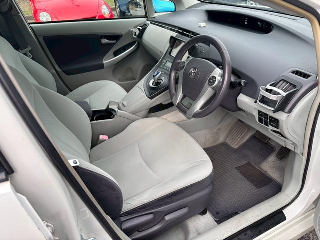 プリウス S LEDエディション ユーザー買取車/LEDヘッドライト/純正HDDナビ/バックカメラ/ETC車載器/ヘッドライトウォッシャー/プッシュスタート/スマートキー/オートライト/フルフラット/キーレスエントリー/フロントフォグ(45枚目)