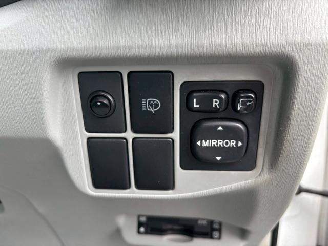 プリウス S LEDエディション ユーザー買取車/LEDヘッドライト/純正HDDナビ/バックカメラ/ETC車載器/ヘッドライトウォッシャー/プッシュスタート/スマートキー/オートライト/フルフラット/キーレスエントリー/フロントフォグ(57枚目)