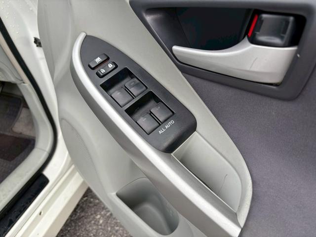 プリウス S LEDエディション ユーザー買取車/LEDヘッドライト/純正HDDナビ/バックカメラ/ETC車載器/ヘッドライトウォッシャー/プッシュスタート/スマートキー/オートライト/フルフラット/キーレスエントリー/フロントフォグ(60枚目)