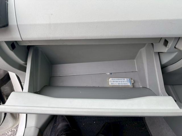 プリウス S LEDエディション ユーザー買取車/LEDヘッドライト/純正HDDナビ/バックカメラ/ETC車載器/ヘッドライトウォッシャー/プッシュスタート/スマートキー/オートライト/フルフラット/キーレスエントリー/フロントフォグ(65枚目)