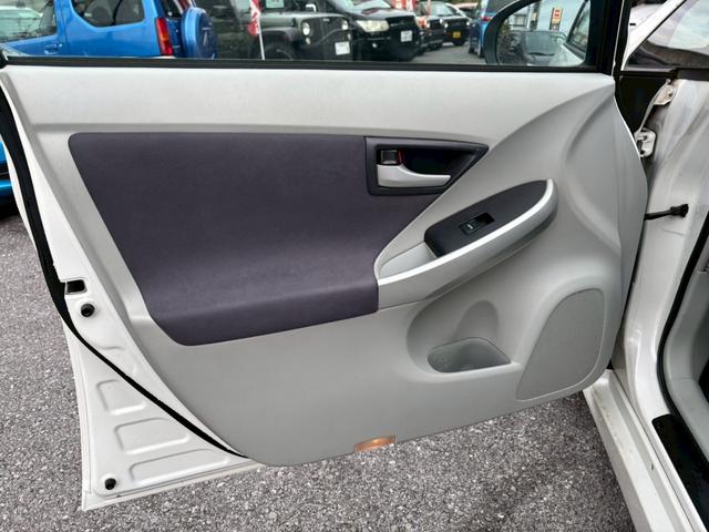 プリウス S LEDエディション ユーザー買取車/LEDヘッドライト/純正HDDナビ/バックカメラ/ETC車載器/ヘッドライトウォッシャー/プッシュスタート/スマートキー/オートライト/フルフラット/キーレスエントリー/フロントフォグ(67枚目)