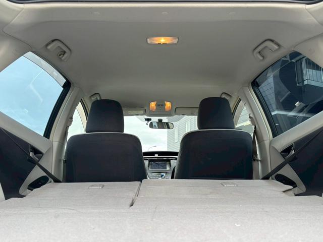 プリウス S LEDエディション ユーザー買取車/LEDヘッドライト/純正HDDナビ/バックカメラ/ETC車載器/ヘッドライトウォッシャー/プッシュスタート/スマートキー/オートライト/フルフラット/キーレスエントリー/フロントフォグ(72枚目)