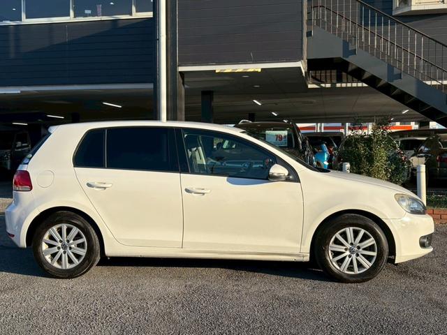 ゴルフ TSIトレンドラインプレミアムエディション ユーザー買取車/ターボ/パナソニック製ポータブルナビ/TV/バックカメラ/ETC車載器/フルフラット/キーレスエントリー/フロントフォグ/リアフォグランプ/オートライト/レベライザー/電動格納ミラー(35枚目)