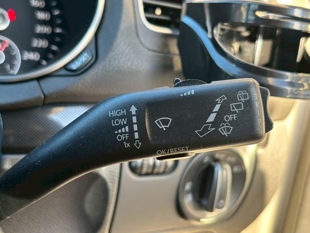 ゴルフ TSIトレンドラインプレミアムエディション ユーザー買取車/ターボ/パナソニック製ポータブルナビ/TV/バックカメラ/ETC車載器/フルフラット/キーレスエントリー/フロントフォグ/リアフォグランプ/オートライト/レベライザー/電動格納ミラー(52枚目)