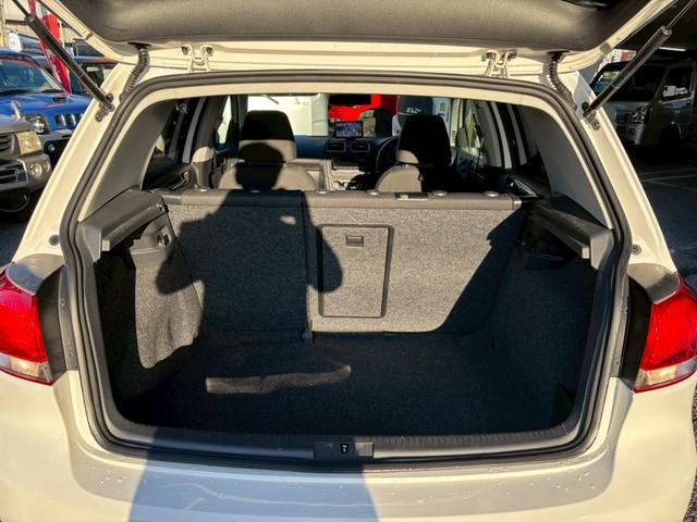 ゴルフ TSIトレンドラインプレミアムエディション ユーザー買取車/ターボ/パナソニック製ポータブルナビ/TV/バックカメラ/ETC車載器/フルフラット/キーレスエントリー/フロントフォグ/リアフォグランプ/オートライト/レベライザー/電動格納ミラー(69枚目)