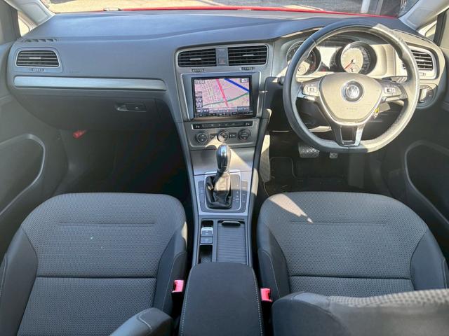 ゴルフ TSIコンフォートラインブルーモーションテクノロジー ユーザー買取車/アルパイン製9インチナビ/アダプティブクルーズコントロール/衝突軽減ブレーキ/HIDヘッドライト/ヘッドライトウォッシャー/キーレスエントリー/ブルートゥース接続/バックカメラ(8枚目)