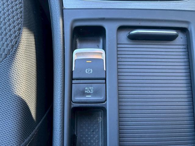 ゴルフ TSIコンフォートラインブルーモーションテクノロジー ユーザー買取車/アルパイン製9インチナビ/アダプティブクルーズコントロール/衝突軽減ブレーキ/HIDヘッドライト/ヘッドライトウォッシャー/キーレスエントリー/ブルートゥース接続/バックカメラ(58枚目)