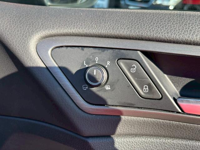 ゴルフ TSIコンフォートラインブルーモーションテクノロジー ユーザー買取車/アルパイン製9インチナビ/アダプティブクルーズコントロール/衝突軽減ブレーキ/HIDヘッドライト/ヘッドライトウォッシャー/キーレスエントリー/ブルートゥース接続/バックカメラ(63枚目)